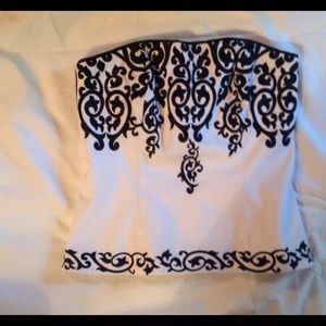 Decorated black & white top