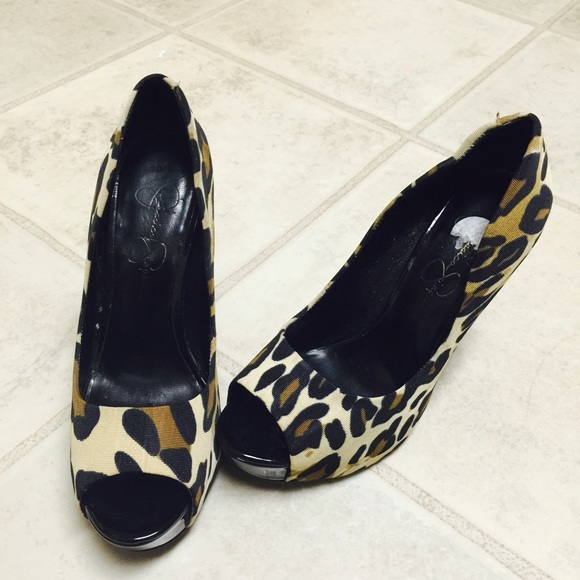 Heels - Picture 3 of 4