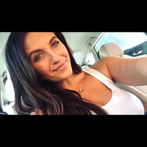 Meet your Posher, Asheley