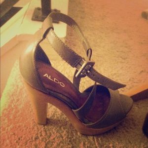 Aldo army green platform with wooden wedge