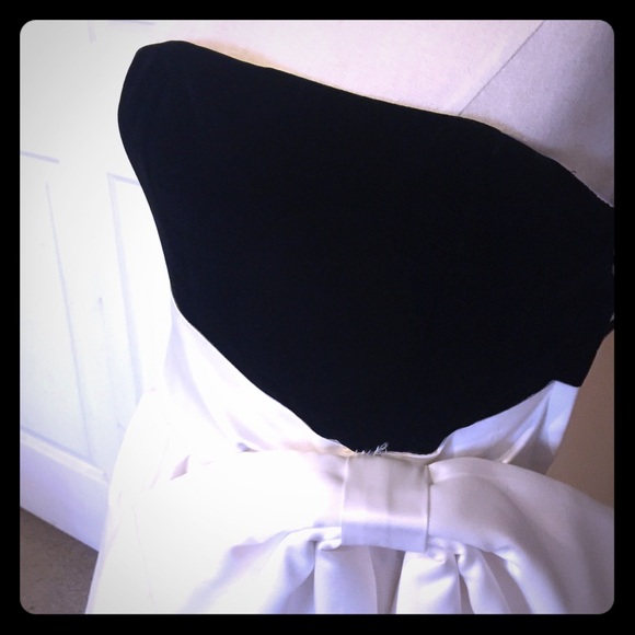 NWT- blck velvet/satin dress  Betsey Johnson dress