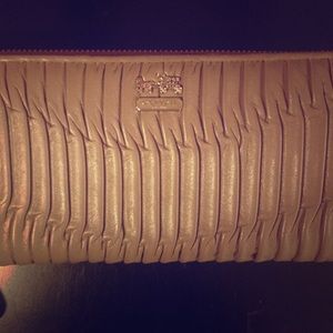 Coach wallet (almost new)