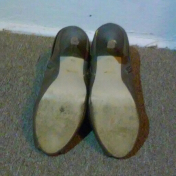 Heels - Picture 4 of 4