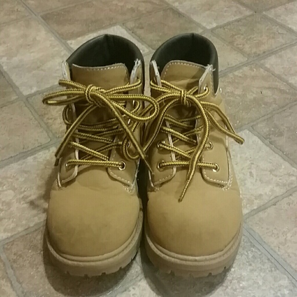 Boys boot