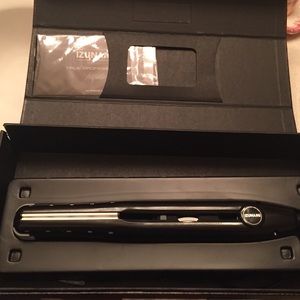 Izunami Aqua hair straightener