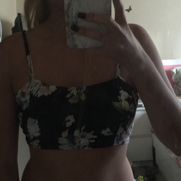 Brandy Melville top - Picture 3 of 3