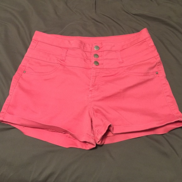 High waisted pink shorts. Stretchy fit. comfy!🎀