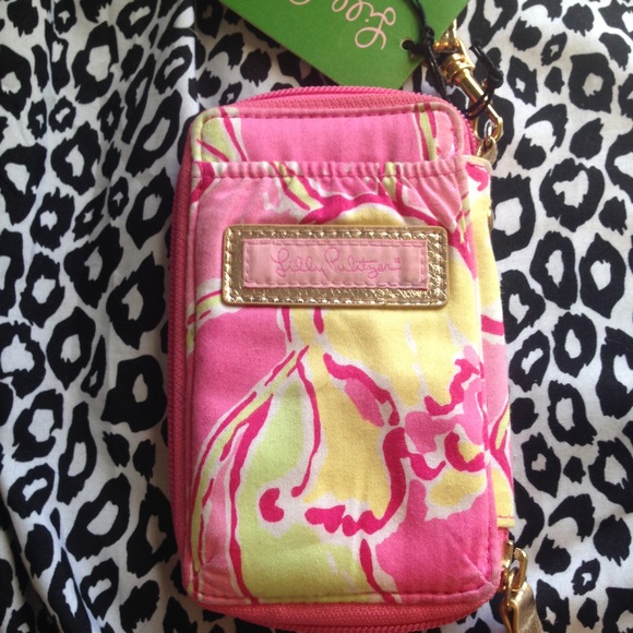 Lilly Pulitzer Accessories - Lilly Pulitzer wristlet