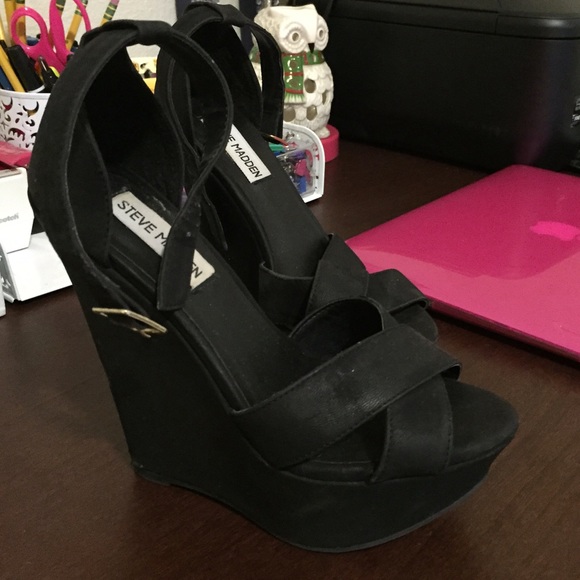 Steve Madden Xenon Black Strappy Wedge