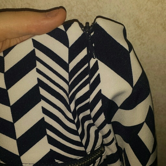 Pattern Skirt - Picture 2 of 2
