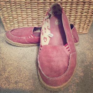 Pink flats