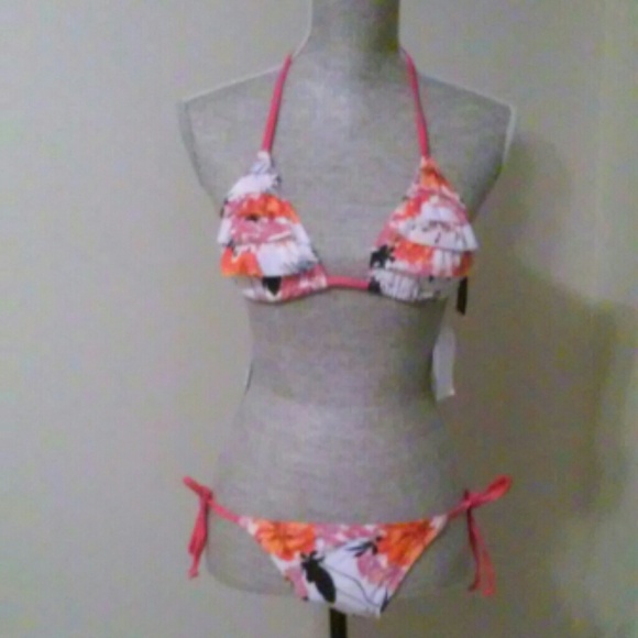 Maui and Sons Other - Sale!! Fun in the sun!!