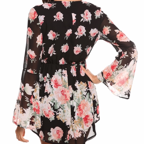 🆕 Floral Bell Sleeve Romper (S/M) - Picture 4 of 5