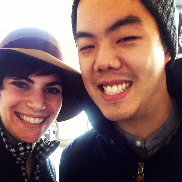 Meet your Posher, Caitlin - Picture 2 of 4