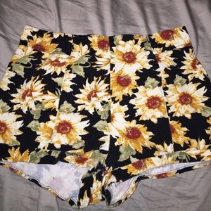 Pacsun high waisted sunflower shorts