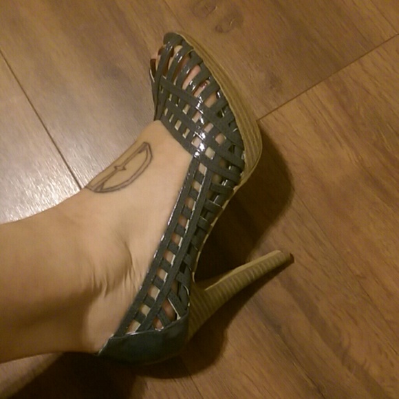 Woven heels