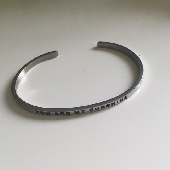 Super cute sterling silver bangle