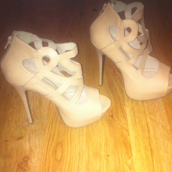 Light Pink stilettos - Picture 1 of 1