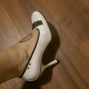 Tommy Hilfiger never worn