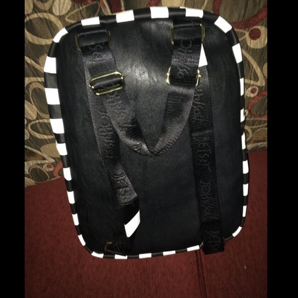 Betsey Johnson backpack FINAL SALE ❤️ - Picture 4 of 4