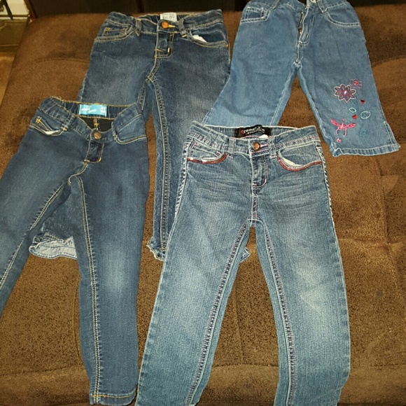 🚫SOLD IN A BUNDLE🚫 Toddler denim bundle - Picture 1 of 1