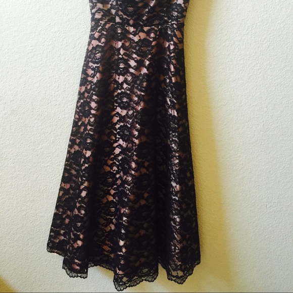 T-length Lace Dress - Picture 2 of 4