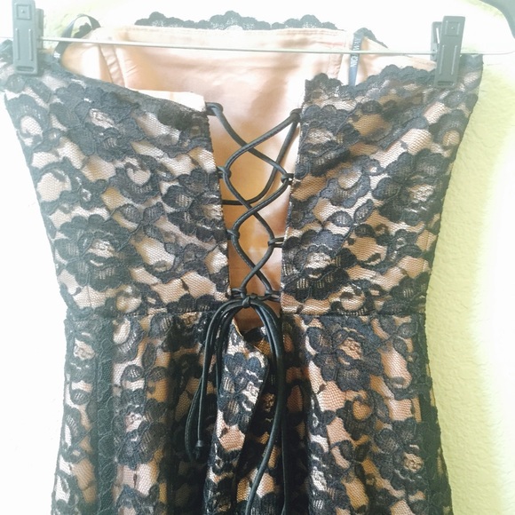 T-length Lace Dress - Picture 3 of 4