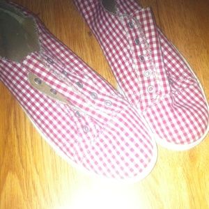 Red and white flats plaid aeropostale