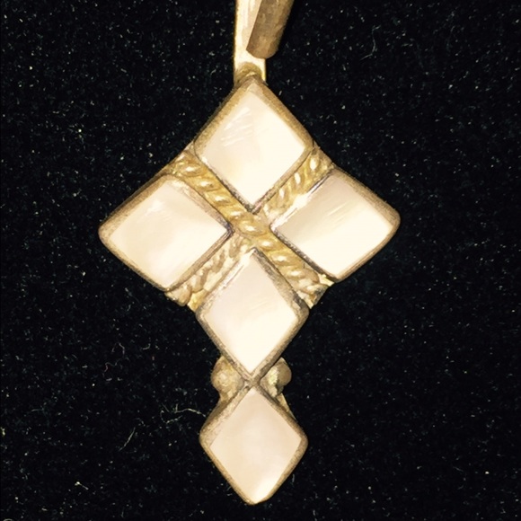 📌✂️PRICE DROP ✂️📌Mother of Pearl  Necklace - Picture 2 of 4