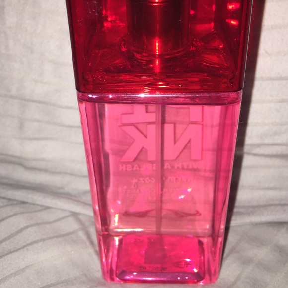 PINK Warm & Cozy Body Mist - Picture 2 of 2