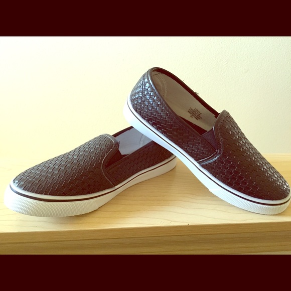 Madden Girl Black Slip-on sneakers size 6.5