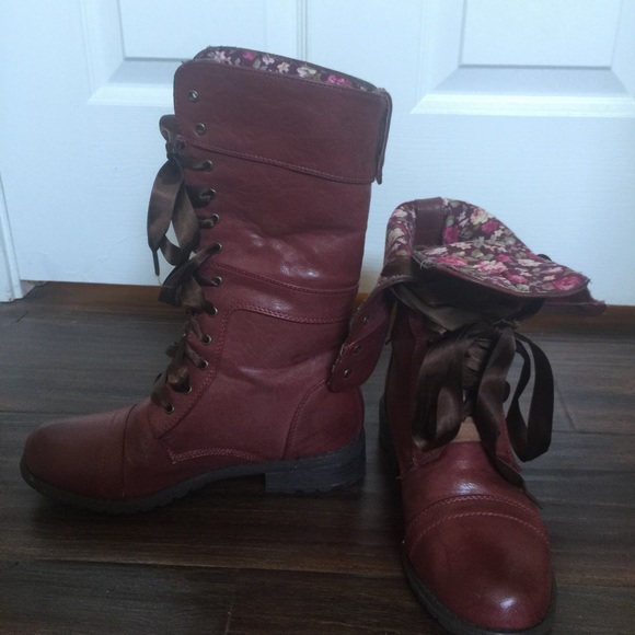 Burgundy lace up boots - Picture 2 of 2