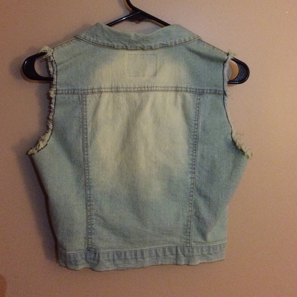 Light wash denim vest - Picture 2 of 3