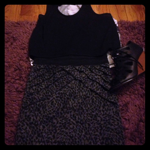 Animal print body con skirt