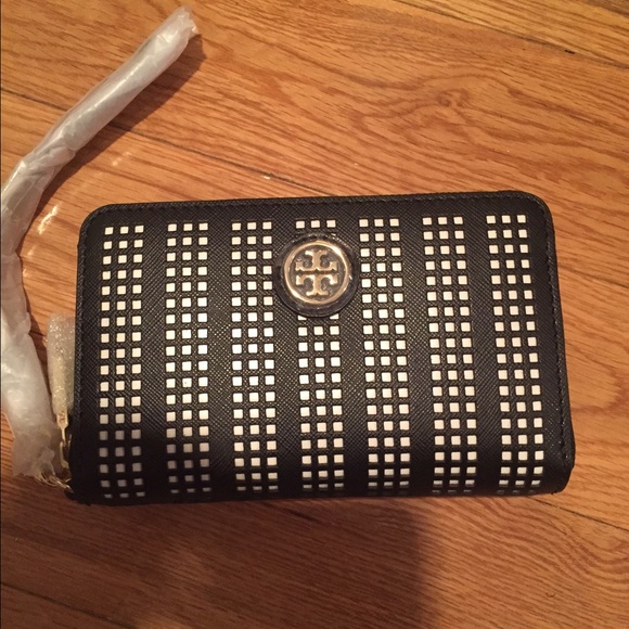 Authentic Tory Burch Wristlet Wallet New never