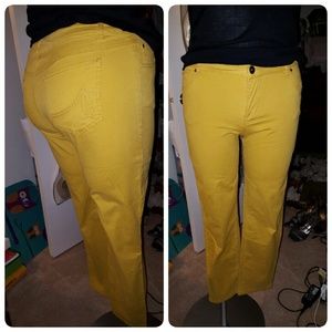*SOLD* Apt. 9 Skinny leg pants