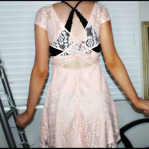 SOLDPink Lace Dress - Picture 3 of 4