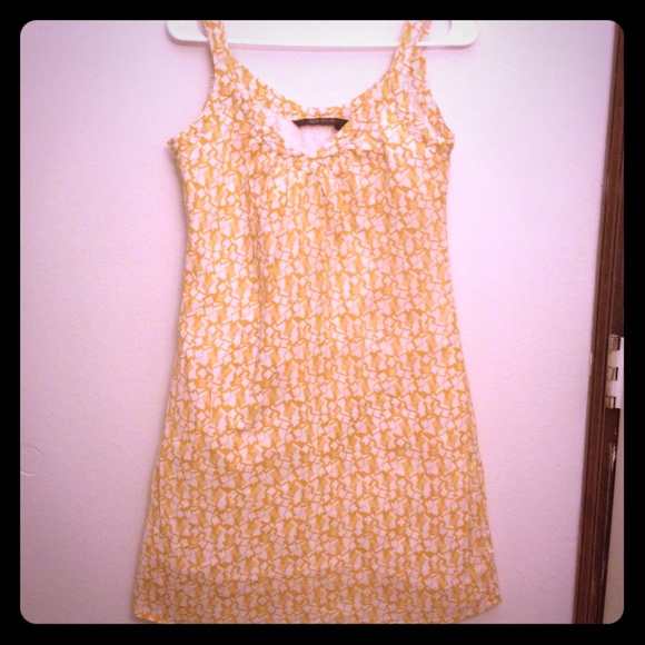 Summer v shape yellow and white pattern dress
