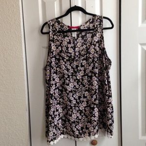 Pretty daisy tank top