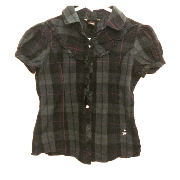 Green short sleeve shirt