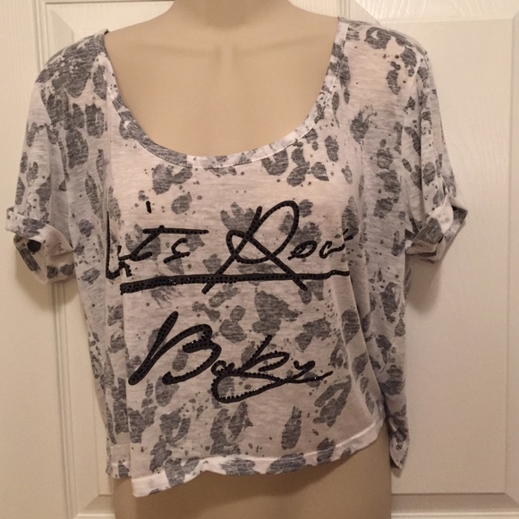 Black and white shirt sleeve guess shirt