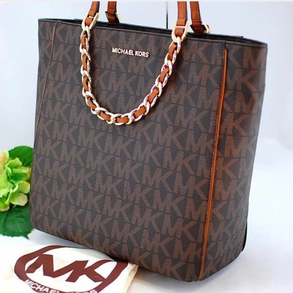 Michael Kors Handbags - 🍁ᏁᎬᎳ ᎷᎥᏟᎻᎪᎬᏞ ᏦᎾᏒᎦ ᎻᎪᏒᏢᎬᏒ ᏞᎪᏒᎶᎬ ᏆᎾᏆᎬ🍂