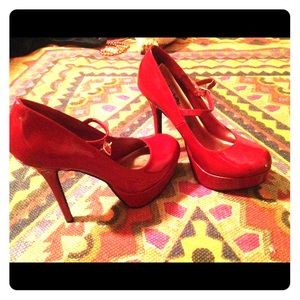 ! Sexy Red Platform Pumps