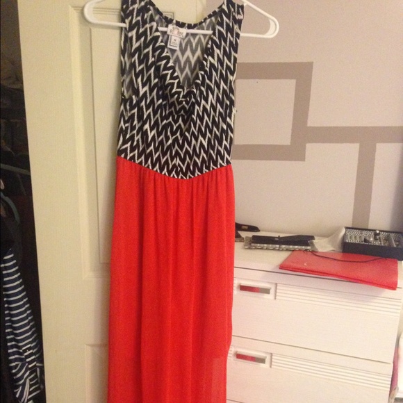 maxi Dress/ Vestido rojo Largo💬💙 - Picture 2 of 2