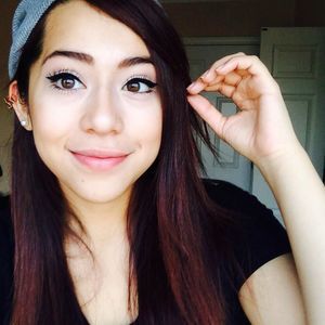 Meet your Posher, Stefania