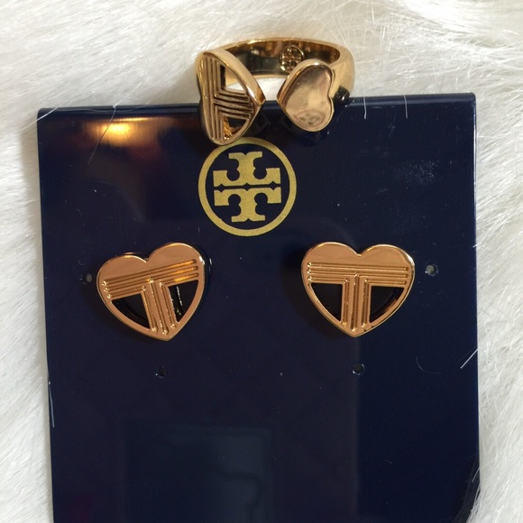 Tory Burch Double Heart Ring - Picture 4 of 4