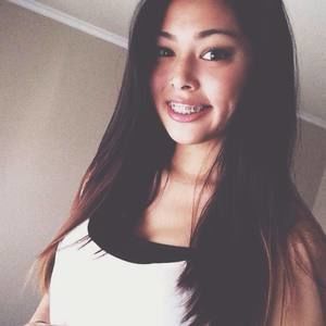 Meet your Posher, Stefany