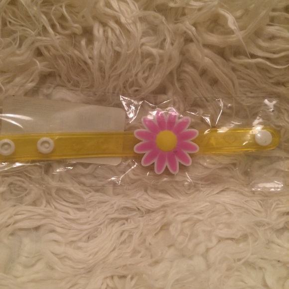 light up 90s flower bracelet