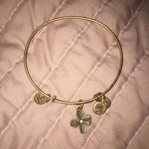 Alex and Ani Lucky Clover Russian gold