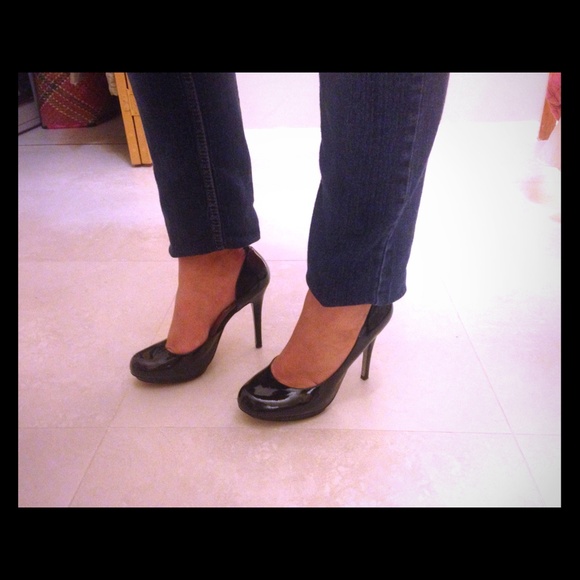 Black Pumps